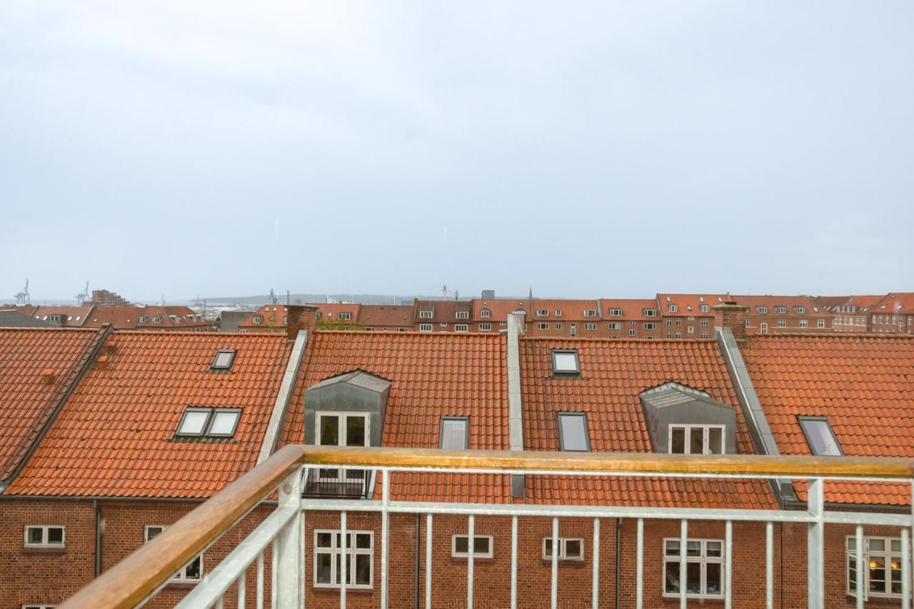 Come Stay In Penthouse With Room For 2-People Aarhus Exterior photo